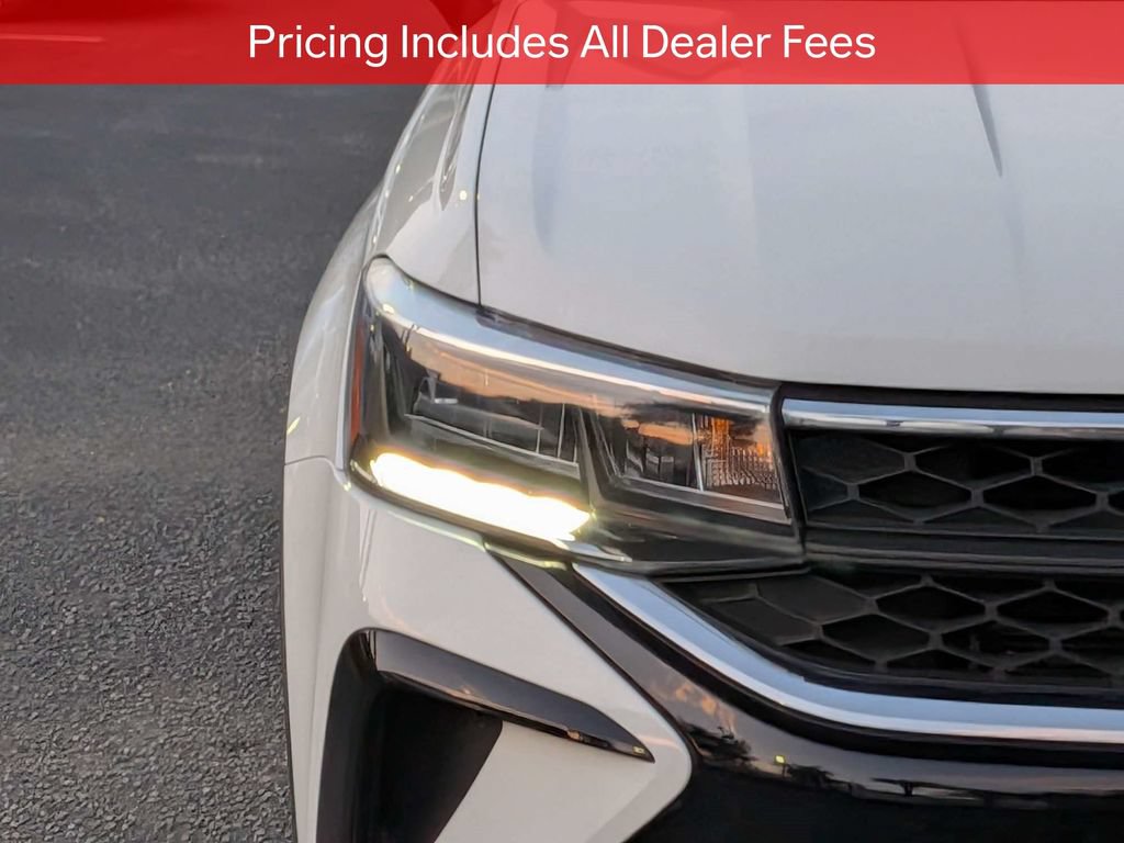 Used 2022 Volkswagen Taos SE w/ Panoramic Sunroof Package FWD image 10