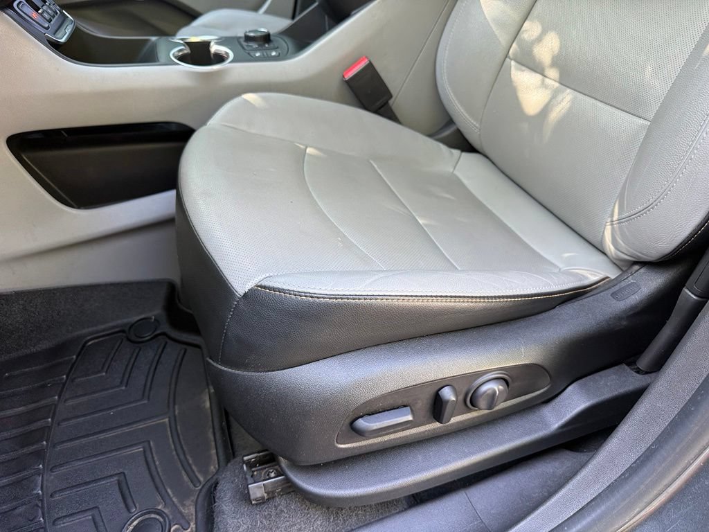 Used 2020 GMC Terrain SLT w/ Preferred Package AWD/4WD image 19