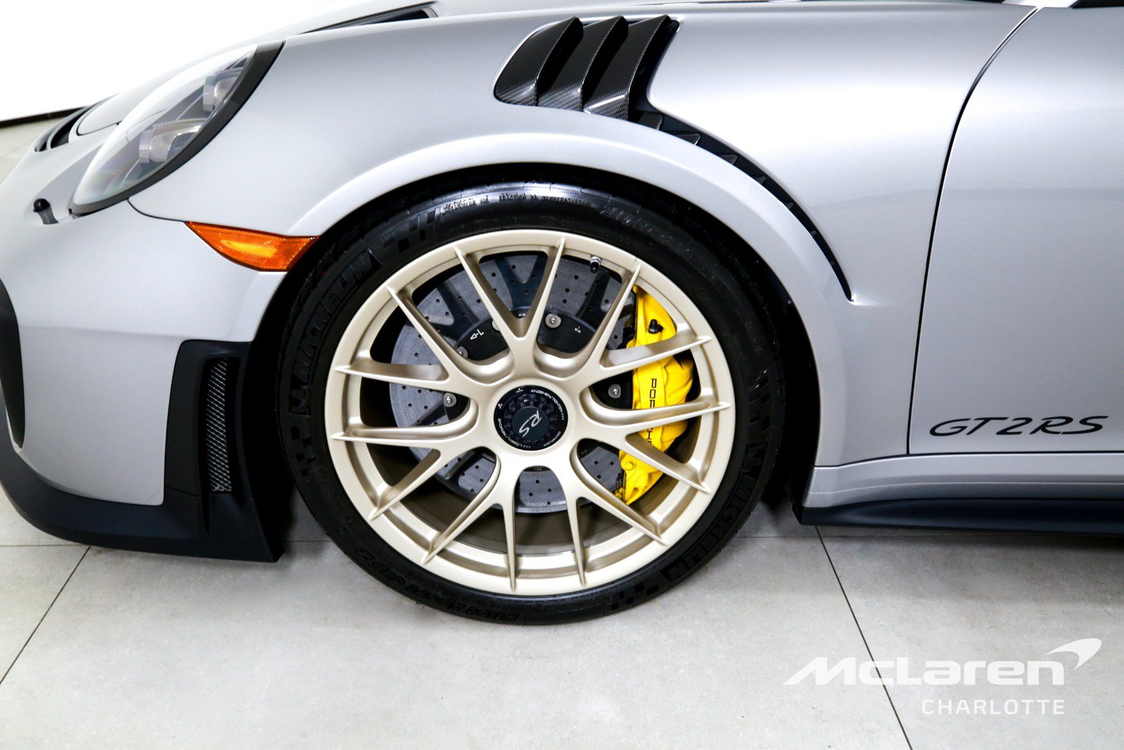 Used 2018 Porsche 911 GT2 RS w/ Weissach Package RWD image 28