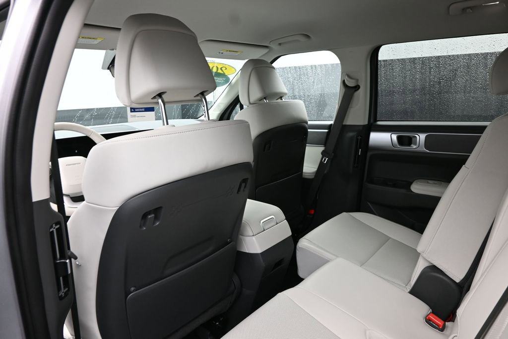 Used 2026 Hyundai Santa Fe SEL FWD image 24