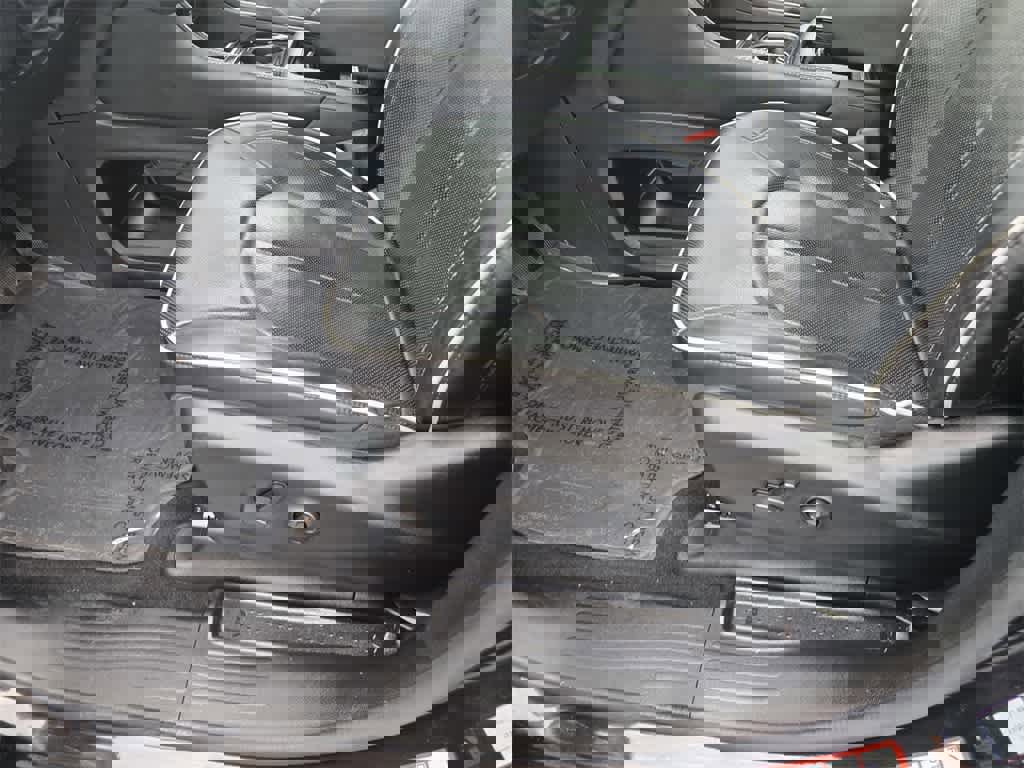 Used 2022 Chrysler Pacifica Limited w/ Uconnect Theater Family Group image 17