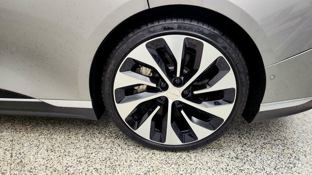 Used 2024 Lucid Air Touring image 9