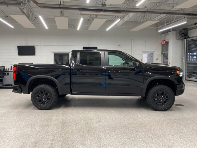 New 2026 Chevrolet Silverado 1500 ZR2 image 4