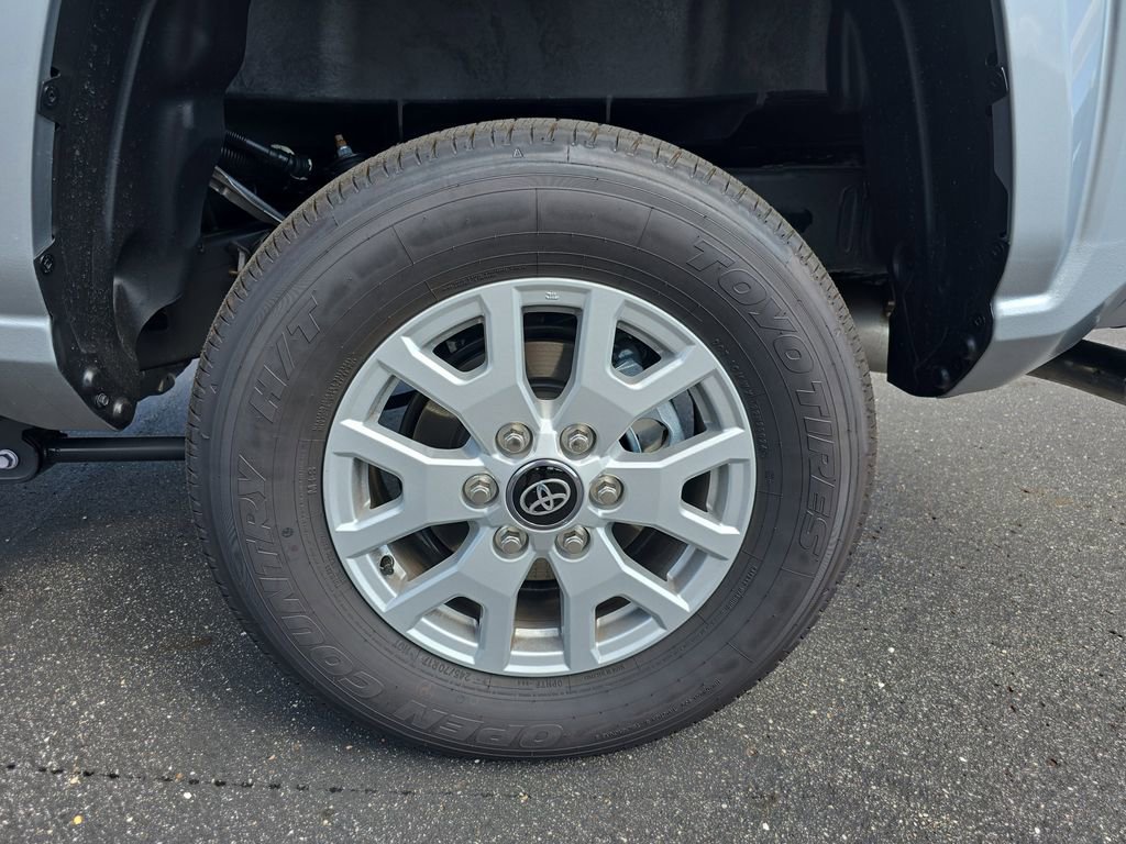 Used 2025 Toyota Tacoma SR5 image 34