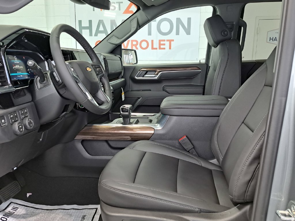 New 2026 Chevrolet Silverado 1500 LT w/ Z71 Off-Road Package AWD/4WD image 12