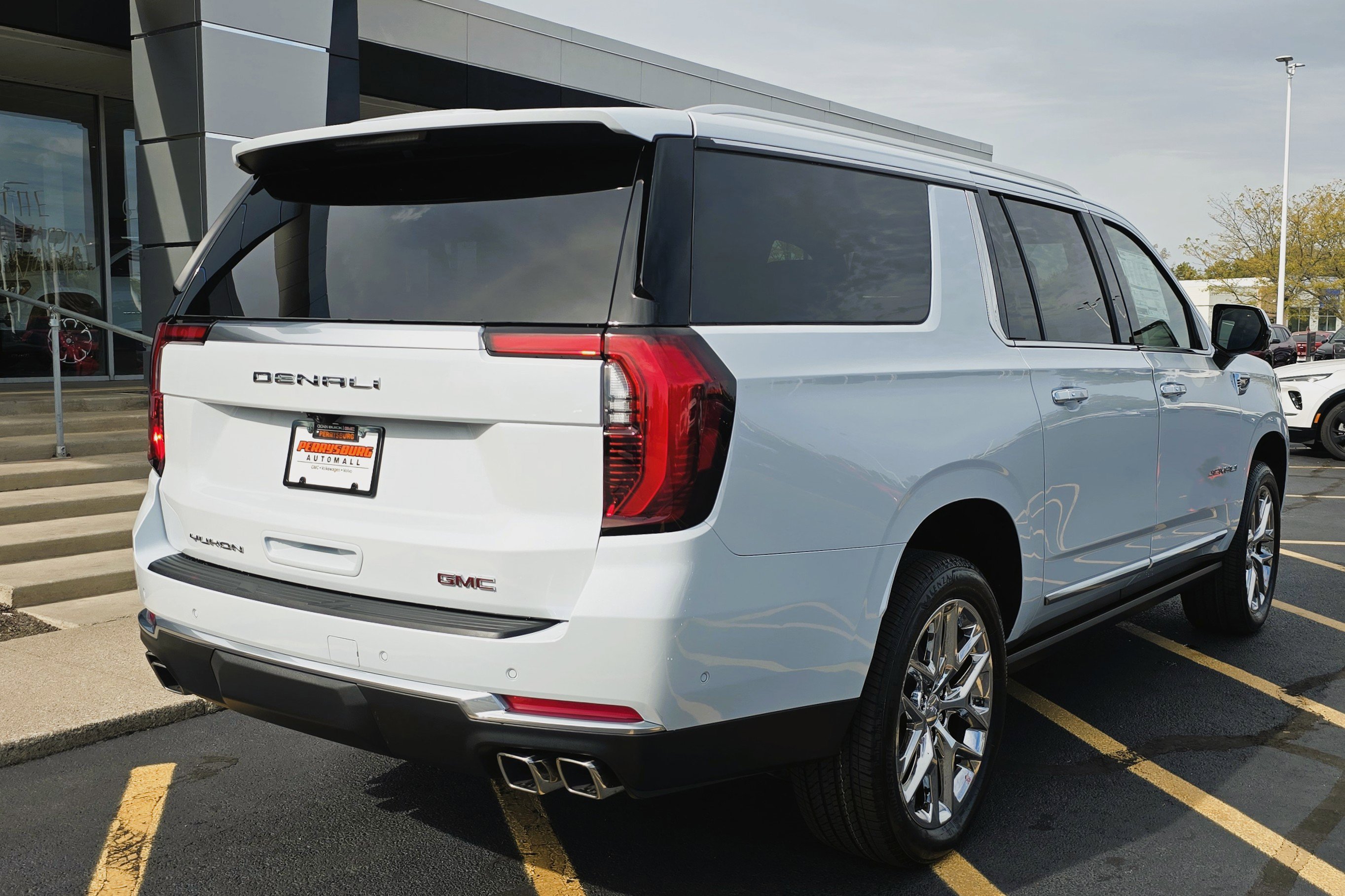 New 2026 GMC Yukon XL Denali image 7