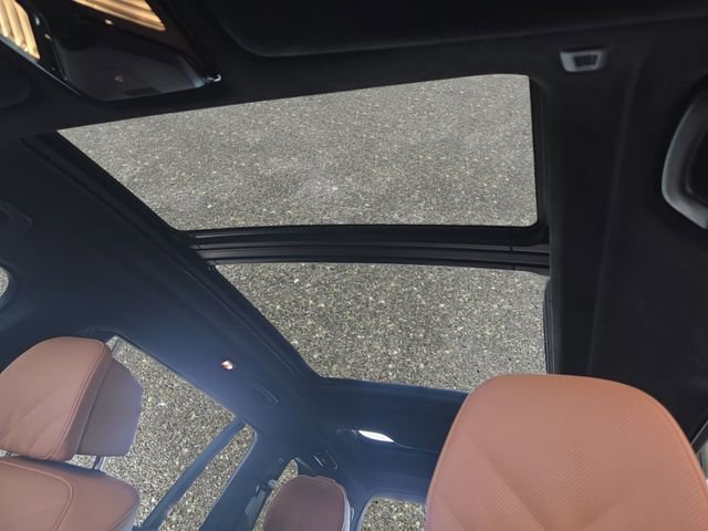 Used 2024 BMW X7 xDrive40i w/ Executive Package image 31