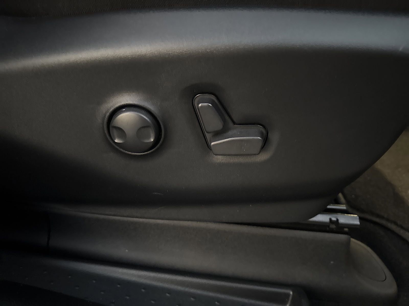 Used 2023 Chrysler Pacifica Limited w/ S Appearance Package image 33