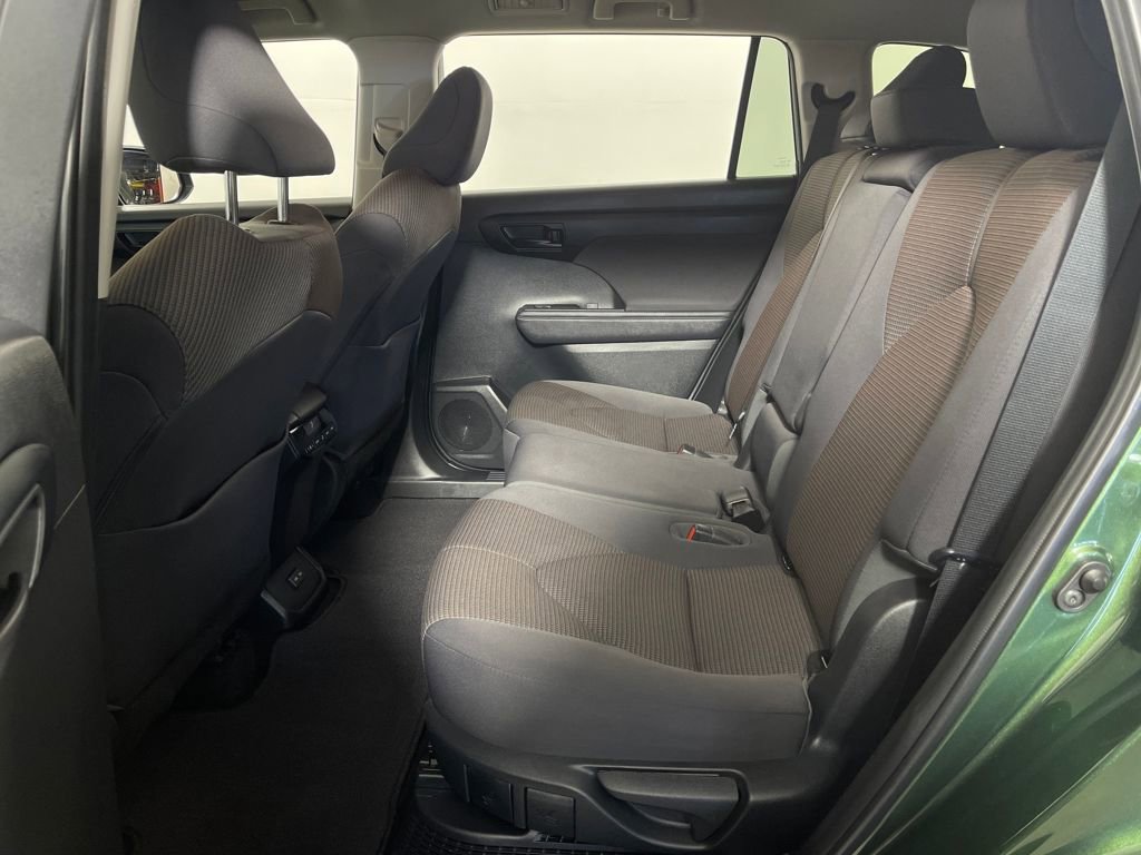 Certified 2023 Toyota Highlander LE image 13