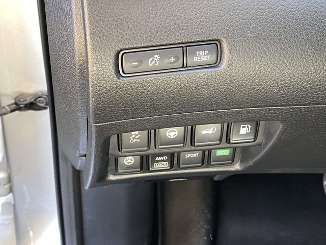 Used 2020 Nissan Rogue SL w/ Premium Package image 18