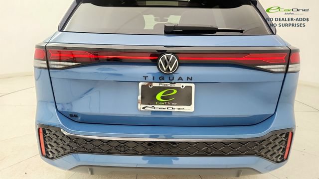 Used 2025 Volkswagen Tiguan SE R-Line FWD image 31