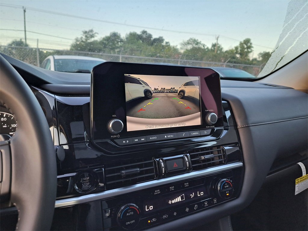 New 2025 Nissan Pathfinder SV w/ SV Premium Package image 11