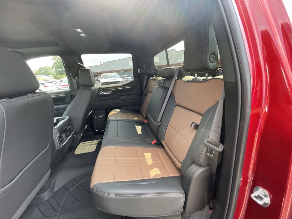 Certified 2024 Chevrolet Silverado 1500 High Country AWD/4WD image 26