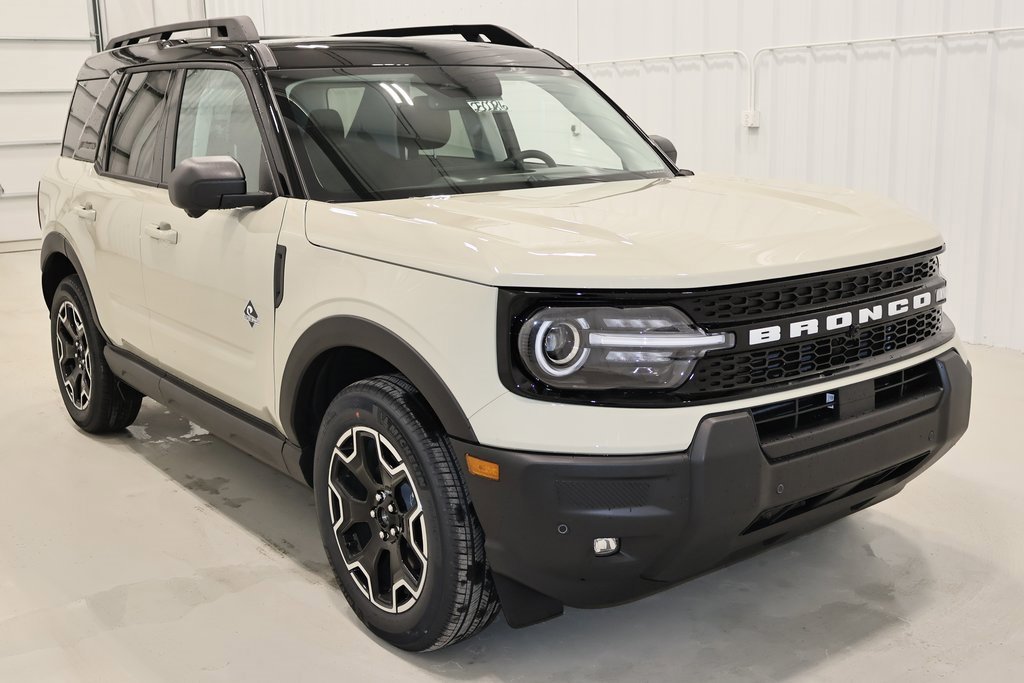 New 2025 Ford Bronco Sport Outer Banks w/ Outer Banks Tech Package+ image 2