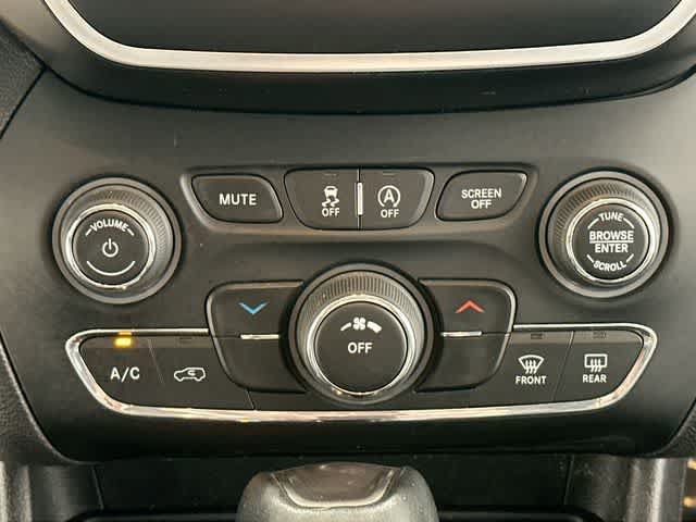 Used 2021 Jeep Cherokee Latitude Lux AWD/4WD image 15
