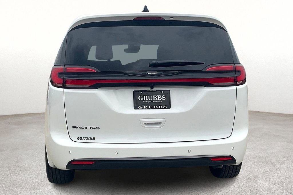 New 2026 Chrysler Pacifica Select FWD image 5