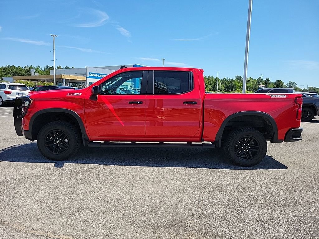 Used 2024 Chevrolet Silverado 1500 LT Trail Boss w/ Convenience Package II AWD/4WD image 4