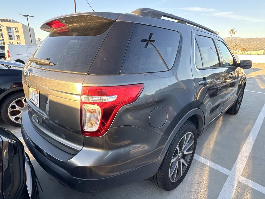 Used 2015 Ford Explorer XLT w/ Equipment Group 202B image 5