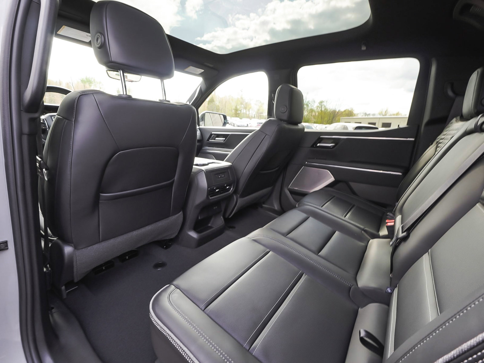 Used 2024 GMC Sierra EV Denali image 34