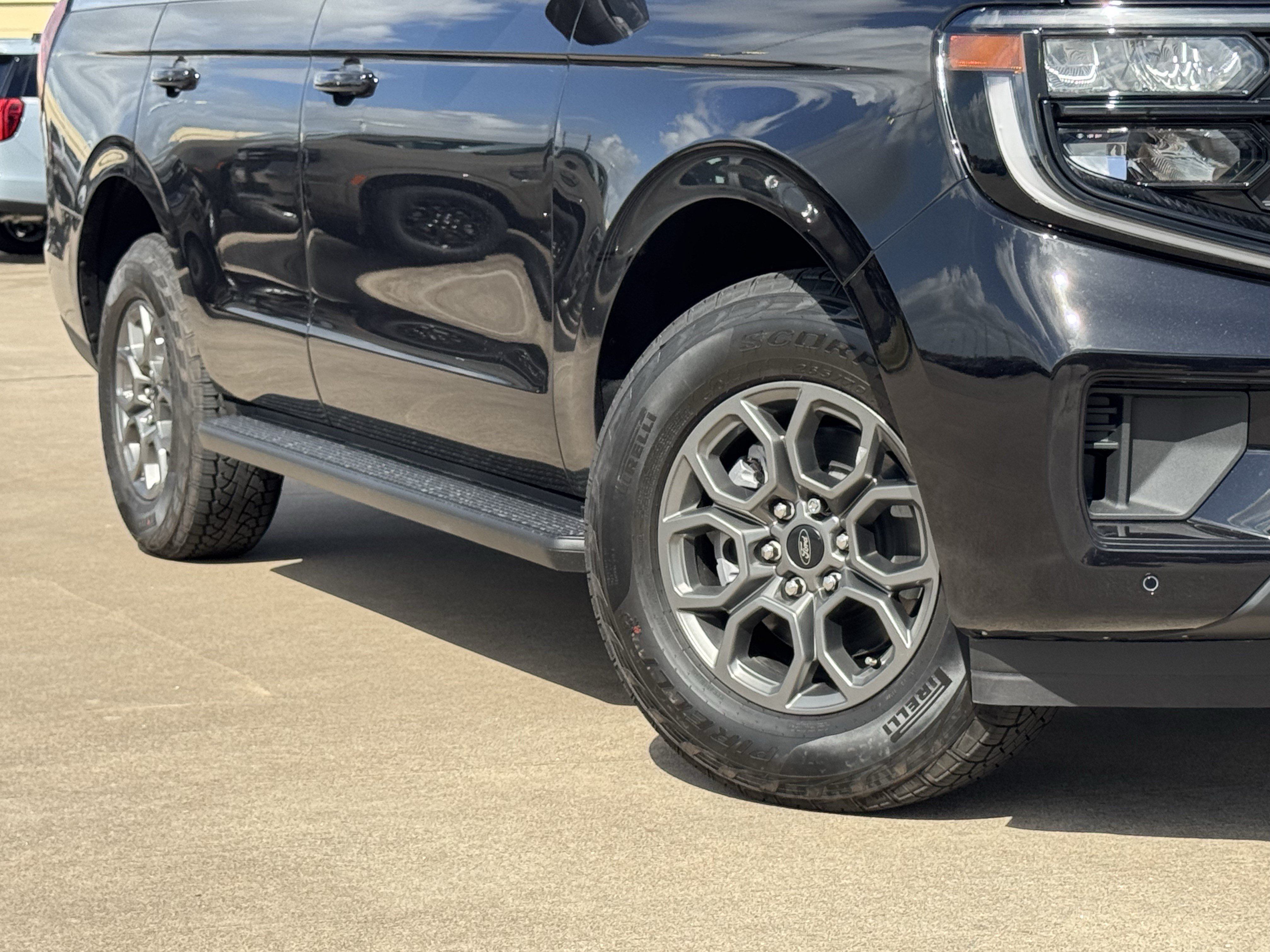 New 2027 Ford Expedition Active RWD image 3