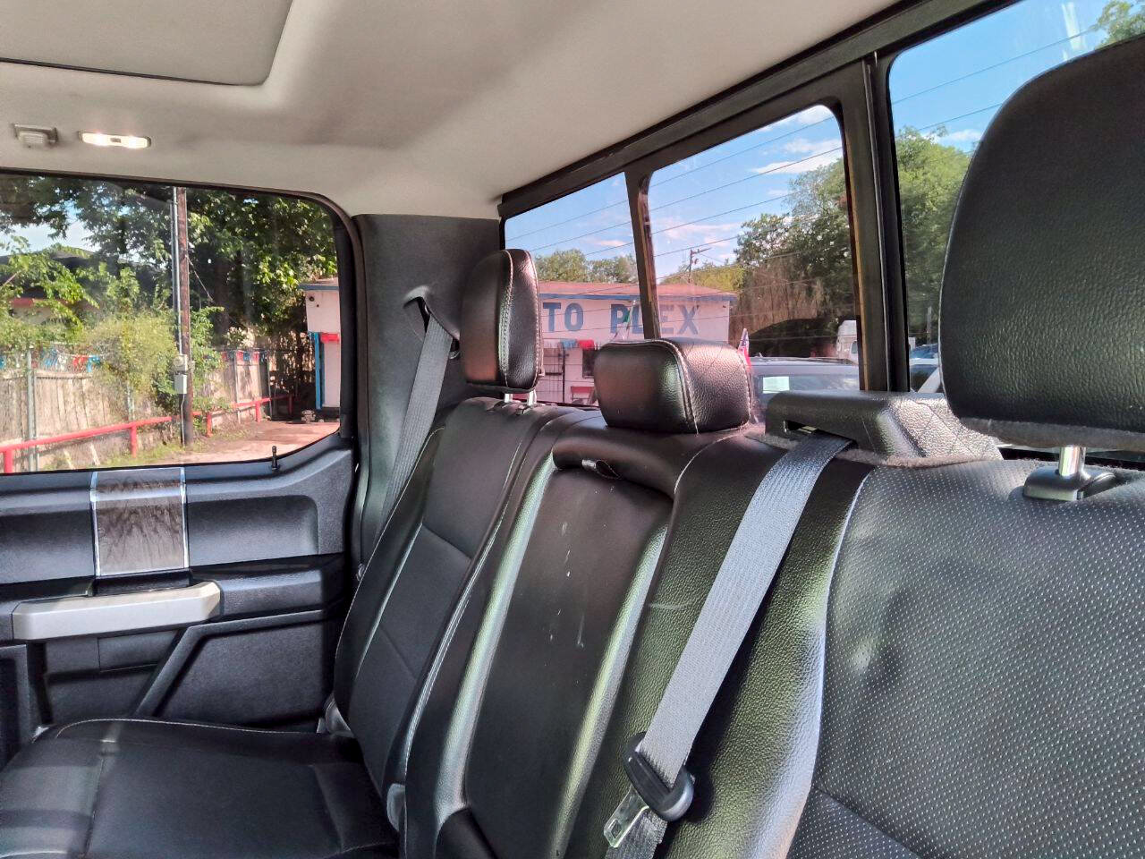 Used 2018 Ford F250 Lariat w/ Lariat Ultimate Package AWD/4WD image 28
