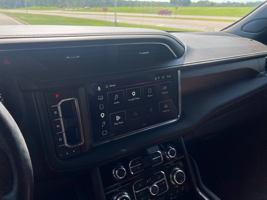 Used 2023 GMC Yukon XL Denali Ultimate AWD/4WD image 24