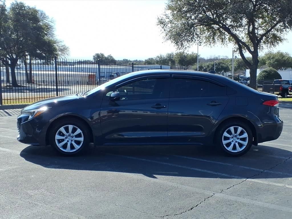 Used 2025 Toyota Corolla LE image 5