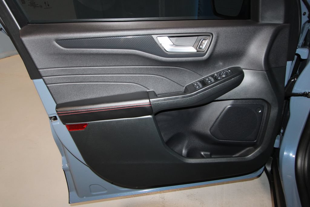 Used 2025 Ford Escape ST-Line Select w/ Tech Pack #1 AWD/4WD image 5