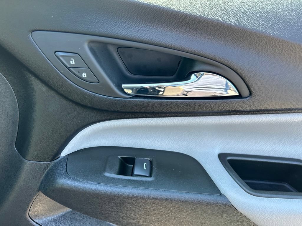 Used 2024 Chevrolet Equinox LS w/ LS Convenience Package AWD/4WD image 17