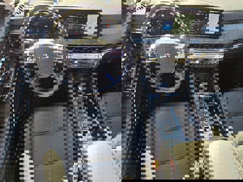 Certified 2025 Kia Telluride SX w/ SX Captain's Chair Package image 13