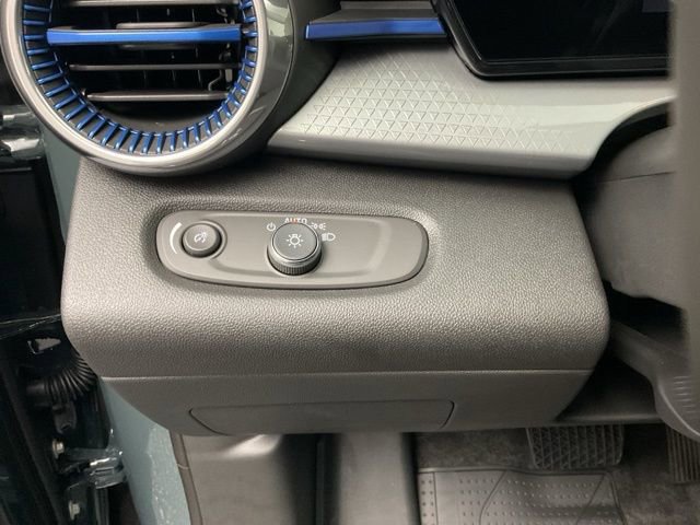 New 2026 Chevrolet Trax LT w/ LT Convenience Package image 13