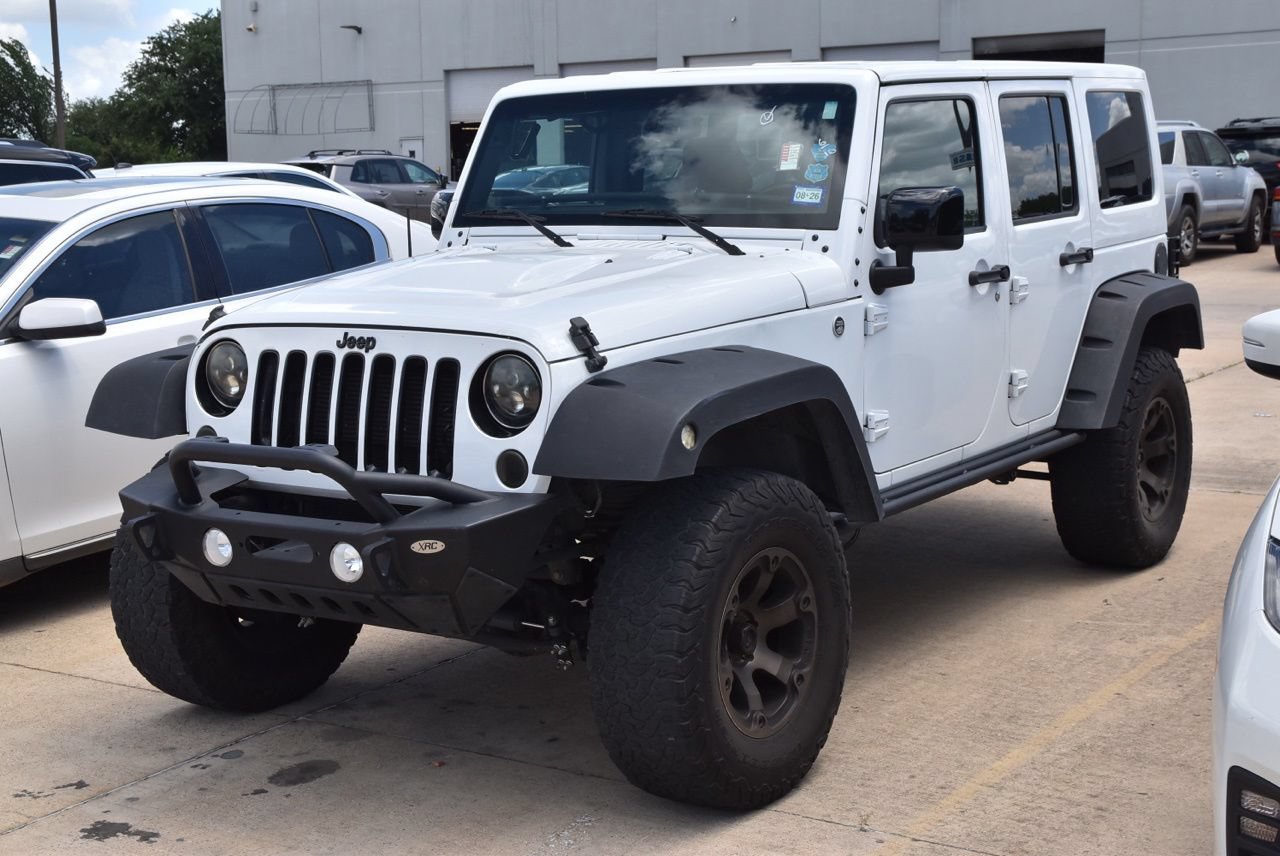Used 2015 Jeep Wrangler Unlimited Sahara AWD/4WD image 2