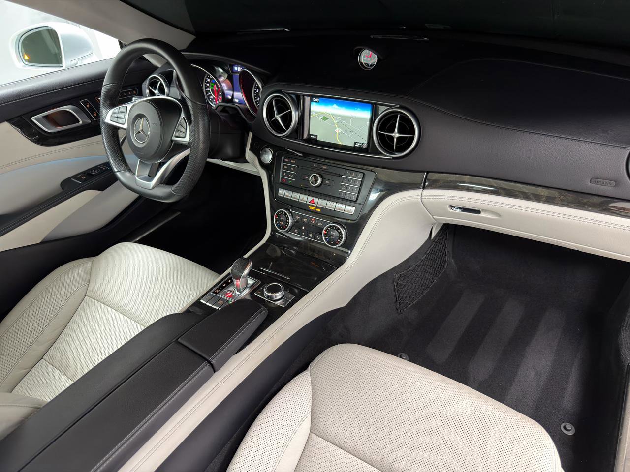 Used 2018 Mercedes-Benz SL 550 image 33