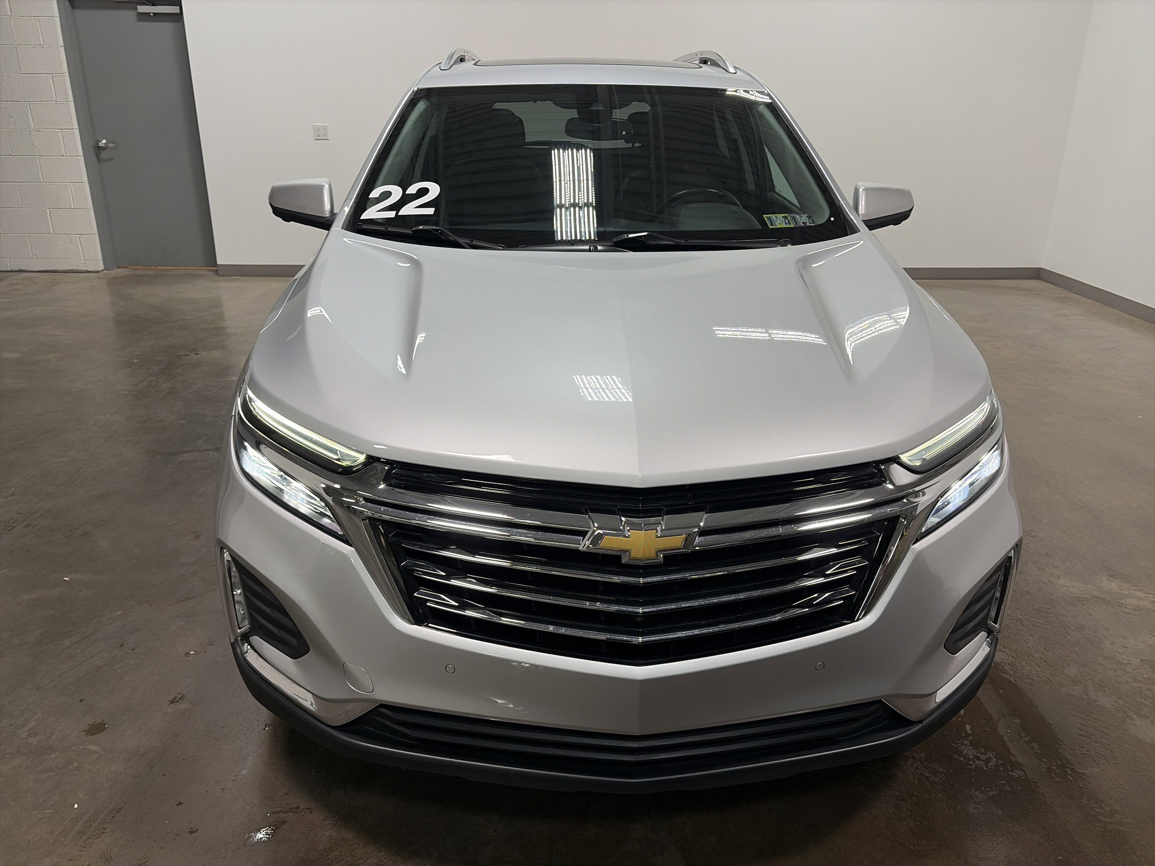 Used 2022 Chevrolet Equinox Premier AWD/4WD image 38