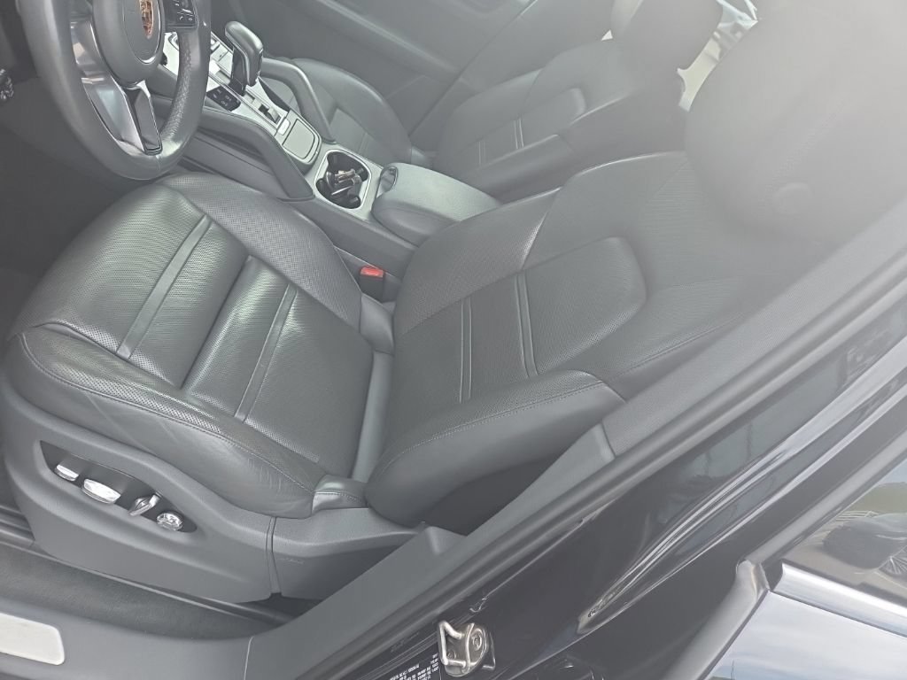 Used 2019 Porsche Cayenne AWD/4WD image 16