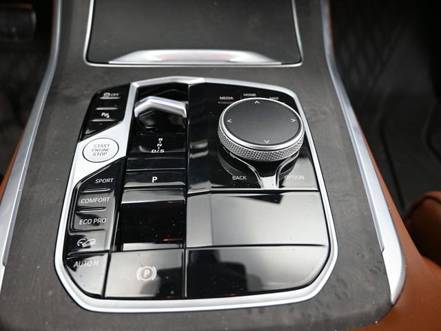 Used 2026 BMW X5 xDrive40i w/ M Sport Package image 16