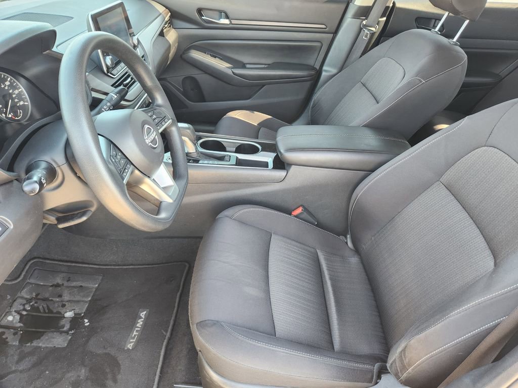 Used 2024 Nissan Altima 2.5 SV image 15