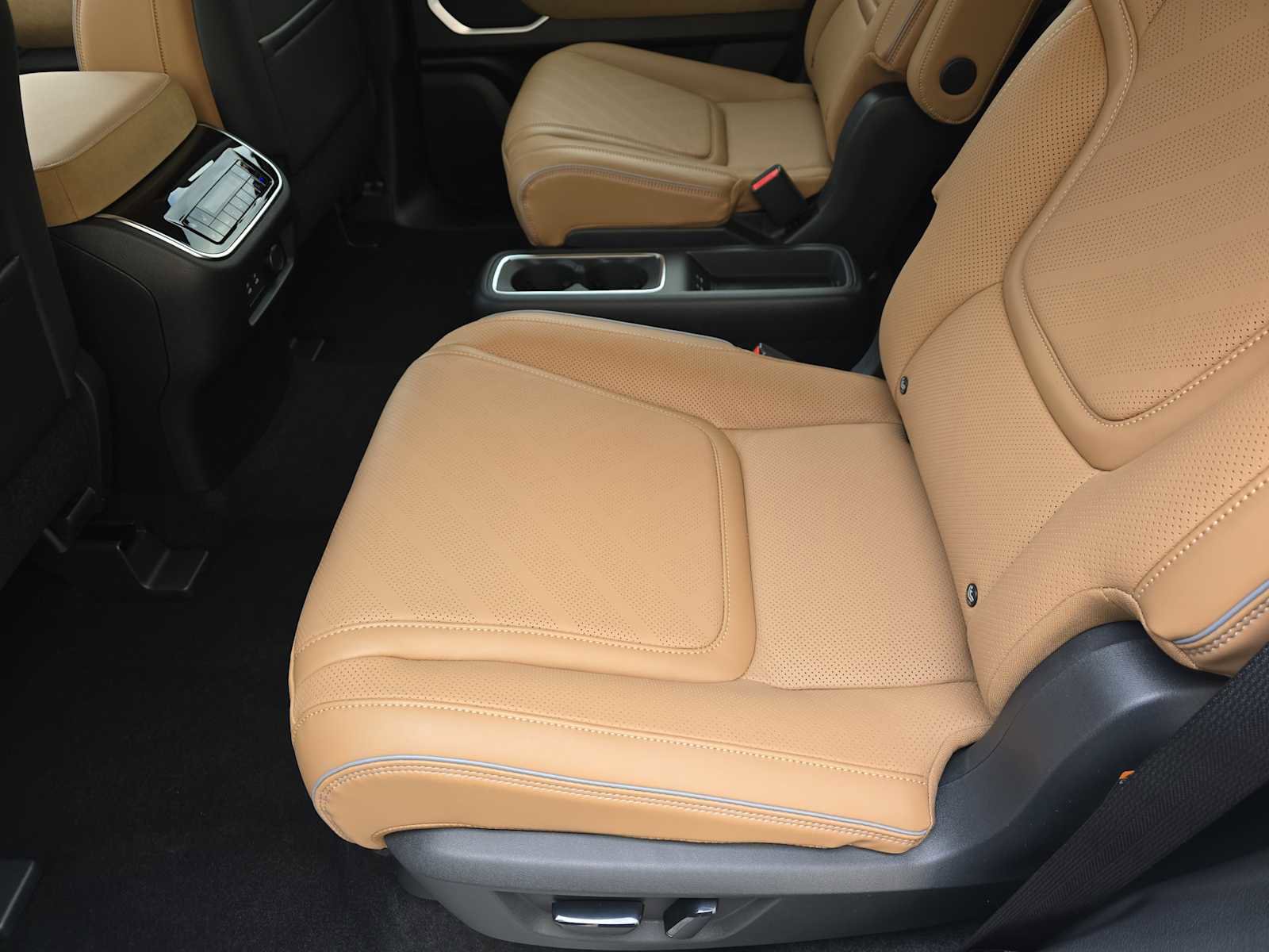 New 2026 INFINITI QX80 Luxe w/ Cargo Package image 14