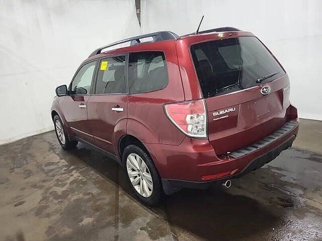 Used 2013 Subaru Forester 2.5X Premium w/ All-Weather Plus Pkg AWD/4WD image 13
