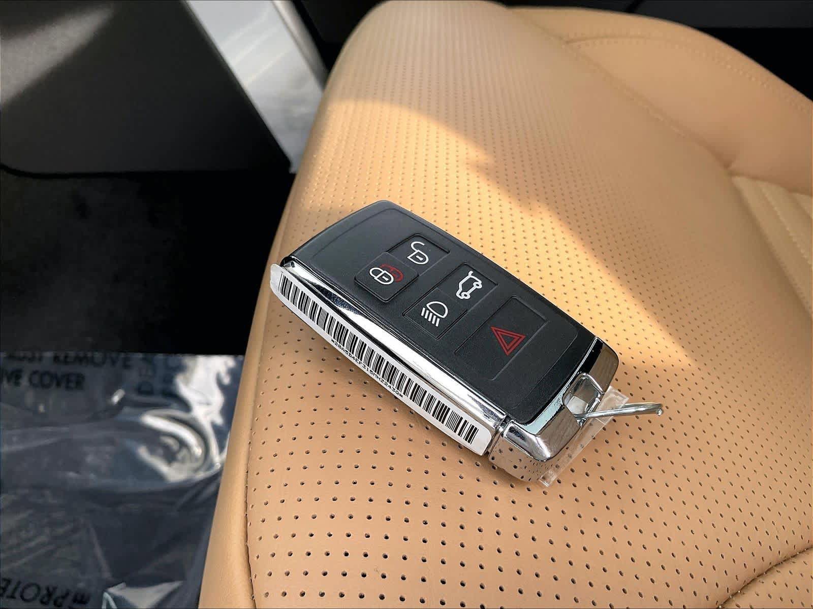 New 2026 Land Rover Discovery Dynamic SE AWD/4WD image 35
