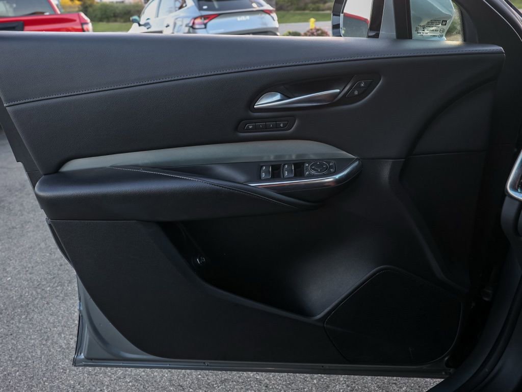 Used 2023 Cadillac XT4 Premium Luxury image 23