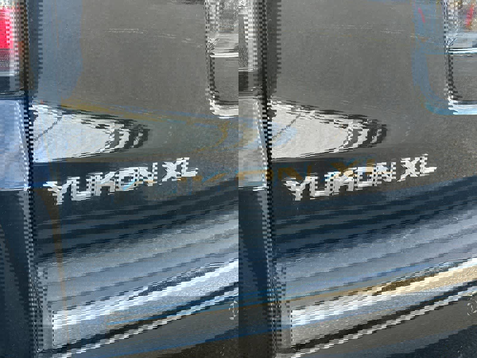 Used 2015 GMC Yukon XL Denali image 10