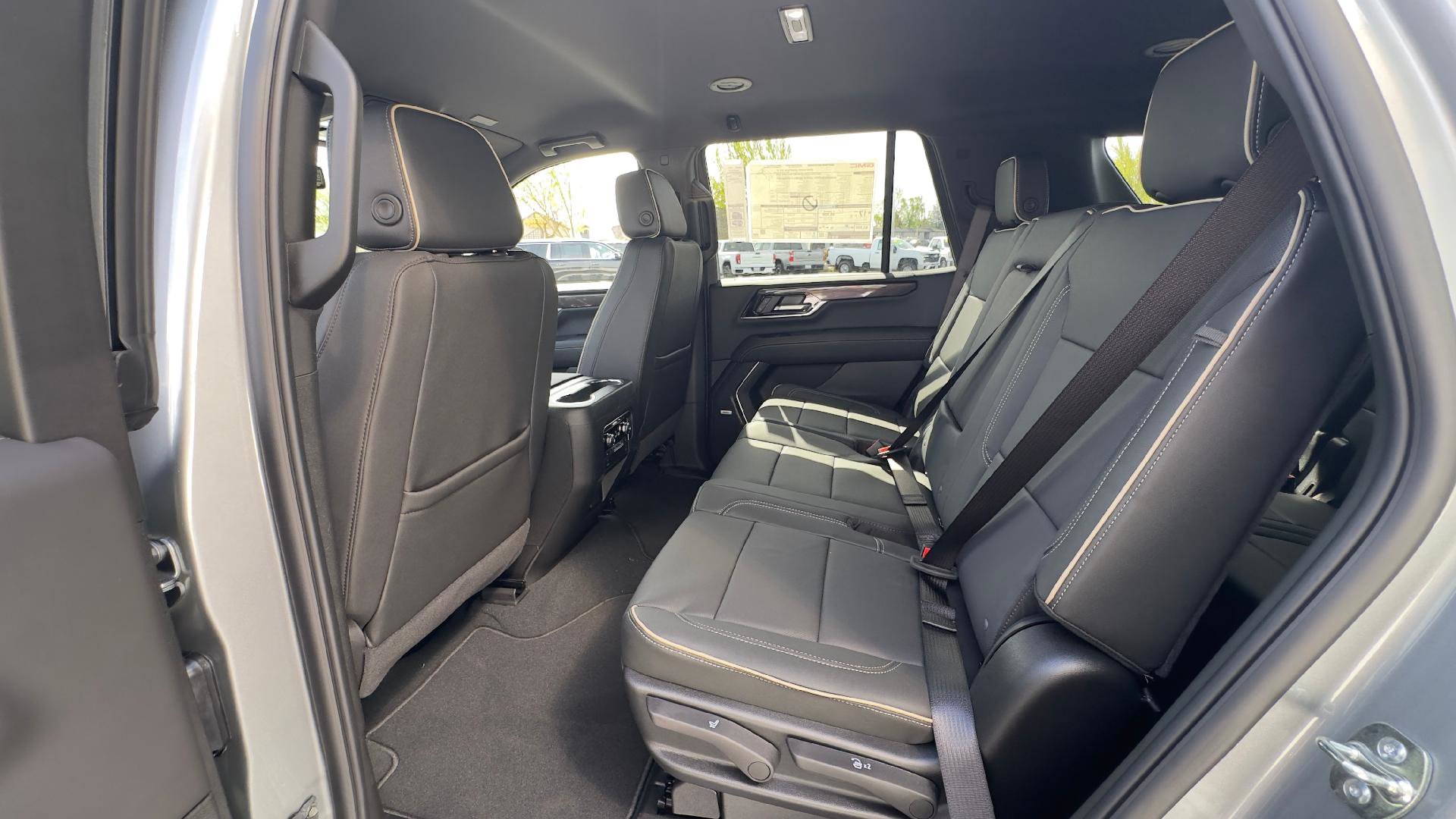 New 2026 GMC Yukon Elevation image 8