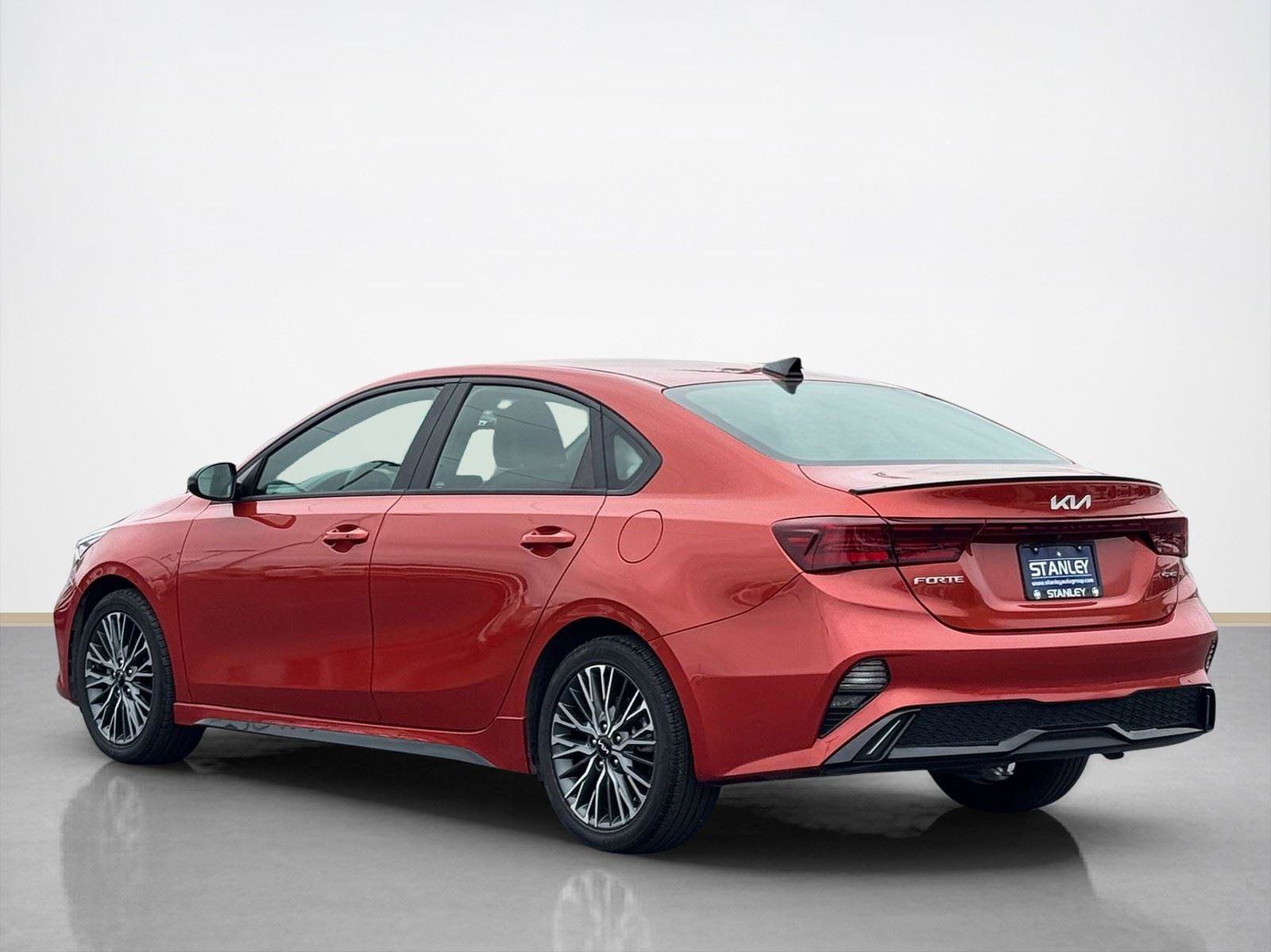 Used 2024 Kia Forte GT-Line w/ GT-Line Premium Package FWD image 5