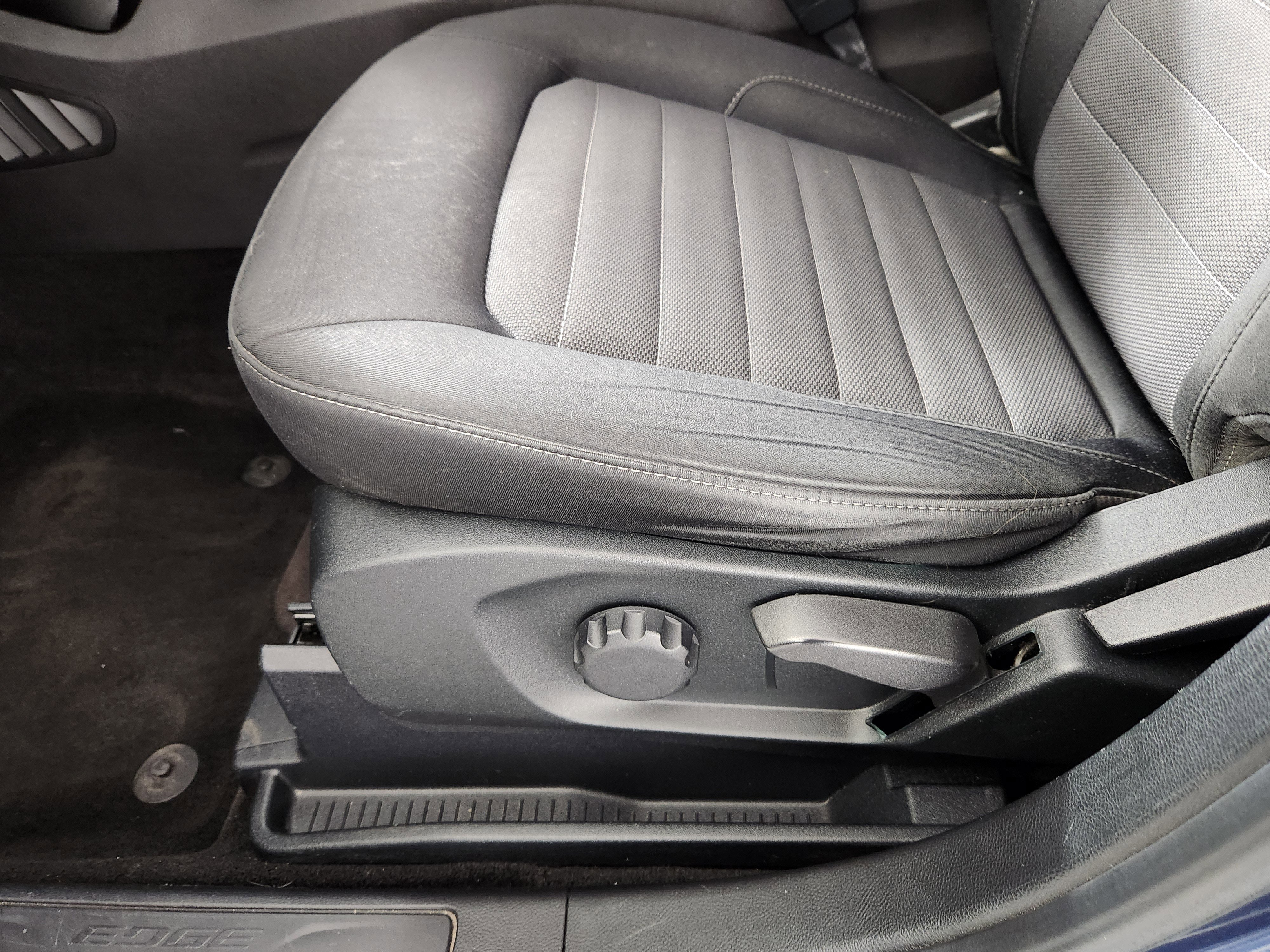 Used 2018 Ford Edge SE AWD/4WD image 13