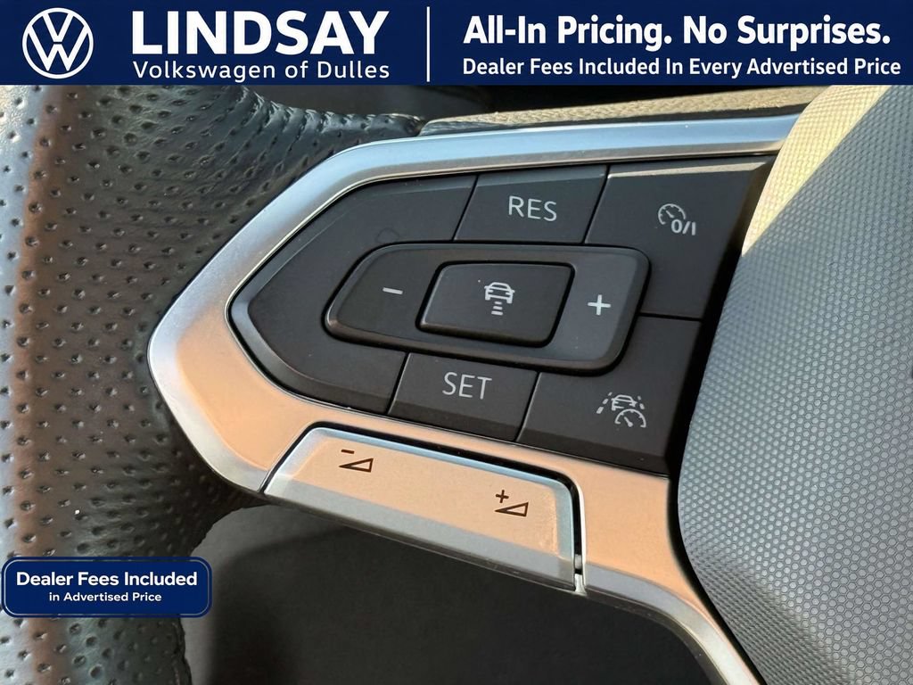 Used 2023 Volkswagen Atlas Cross Sport SEL R-Line AWD/4WD image 23