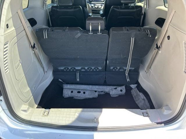 Used 2023 Chrysler Pacifica Touring-L FWD image 44