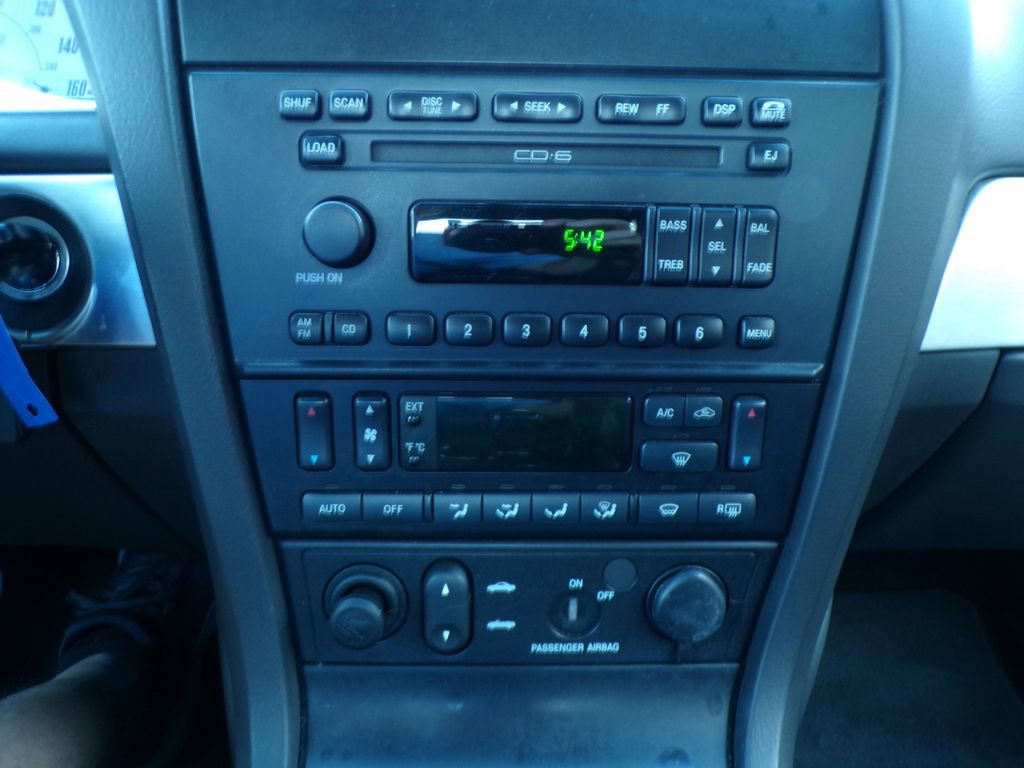 Used 2002 Ford Thunderbird Base image 16