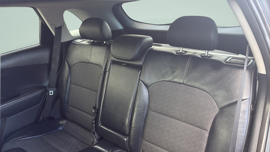 Used 2019 Kia Niro S Touring FWD image 16