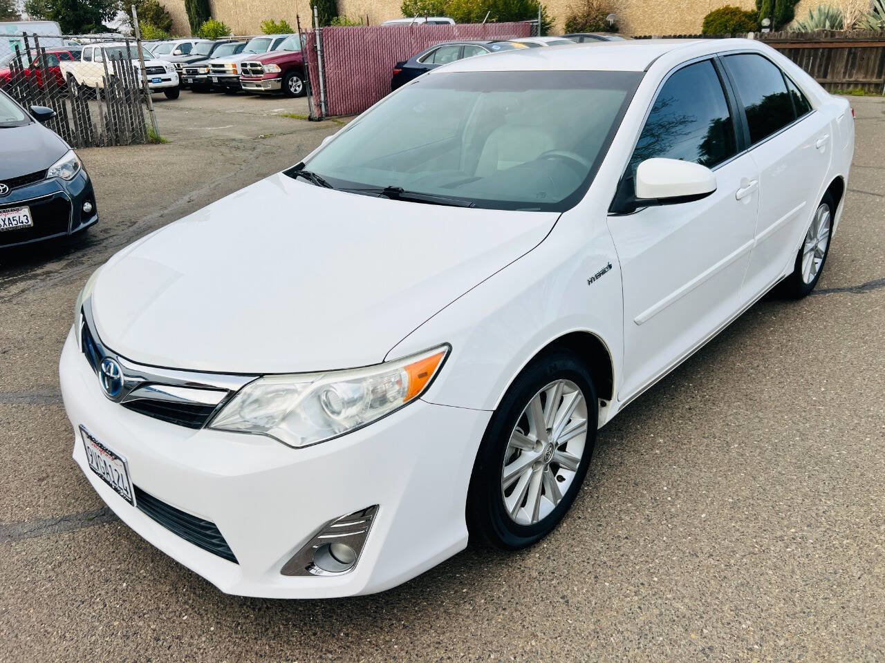 Used 2014 Toyota Camry XLE image 1